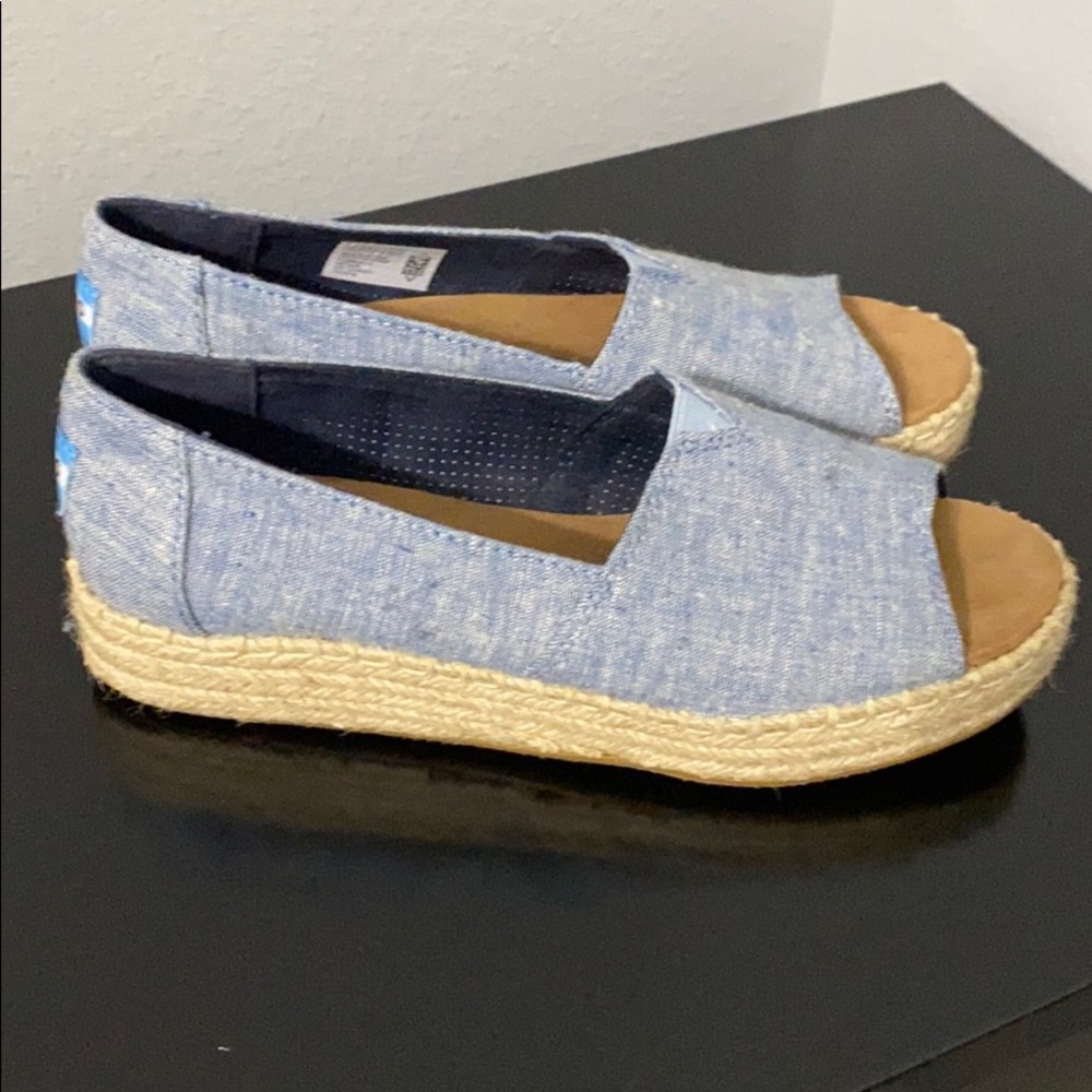 Toms open toed wedges